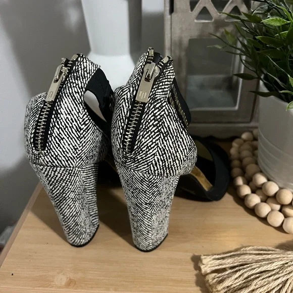 Call It Spring Heels - Picture 4 of 4